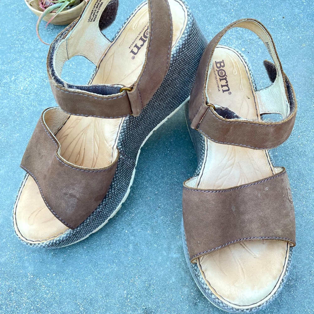 BORN platform brown suede sandals 7